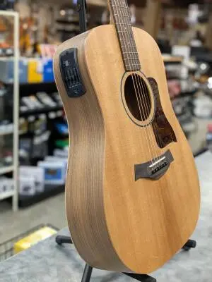 Taylor Guitars - BBT-E 2